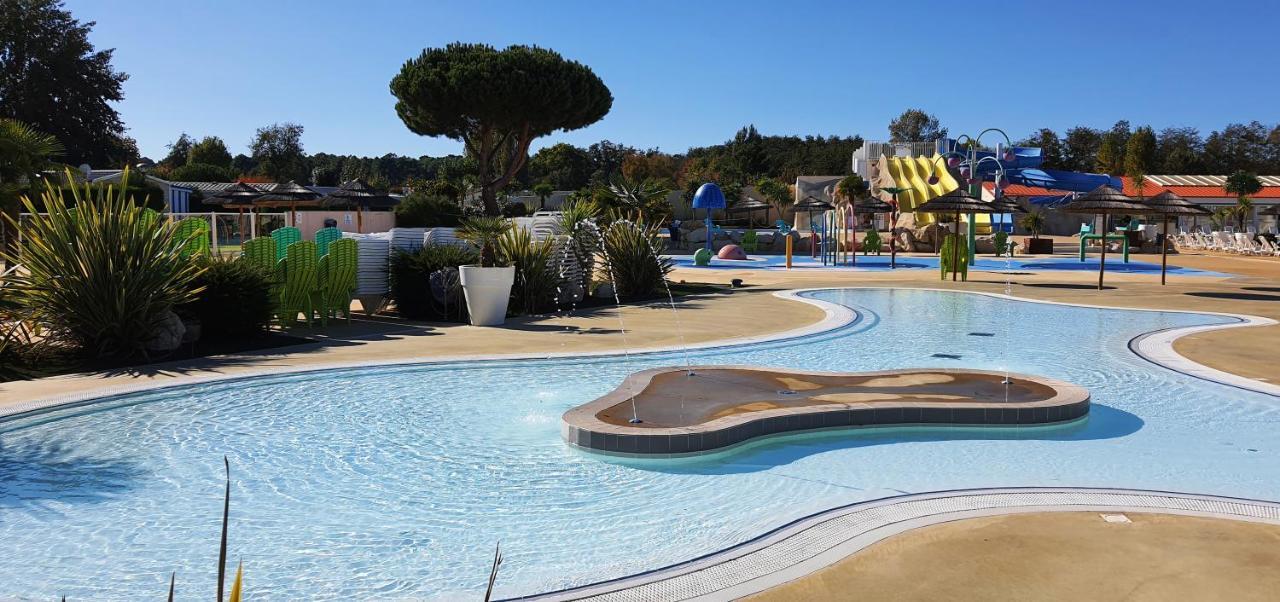 Mobilhome 2Ch Climatise-Terrasse Fermee-4 Velos-Camping 4 Etoiles Les Charmettes Les Mathes Dış mekan fotoğraf