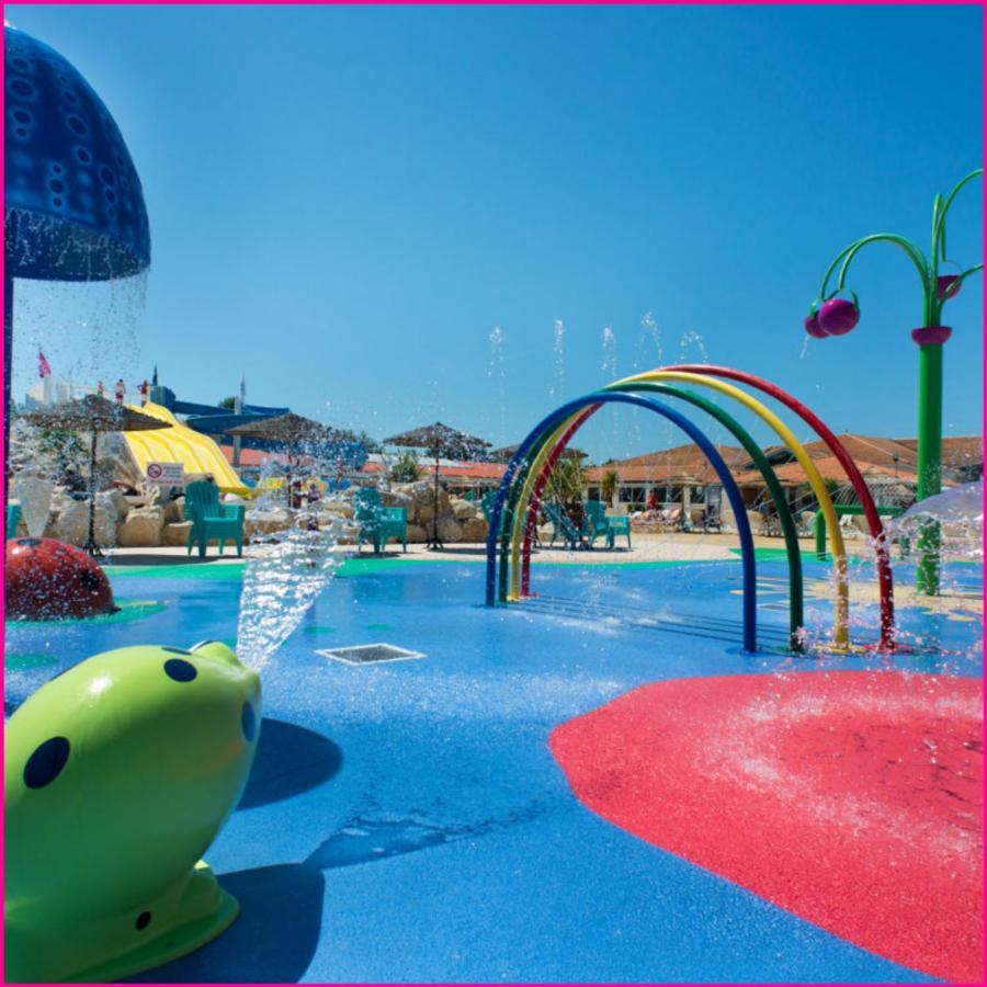 Mobilhome 2Ch Climatise-Terrasse Fermee-4 Velos-Camping 4 Etoiles Les Charmettes Les Mathes Dış mekan fotoğraf