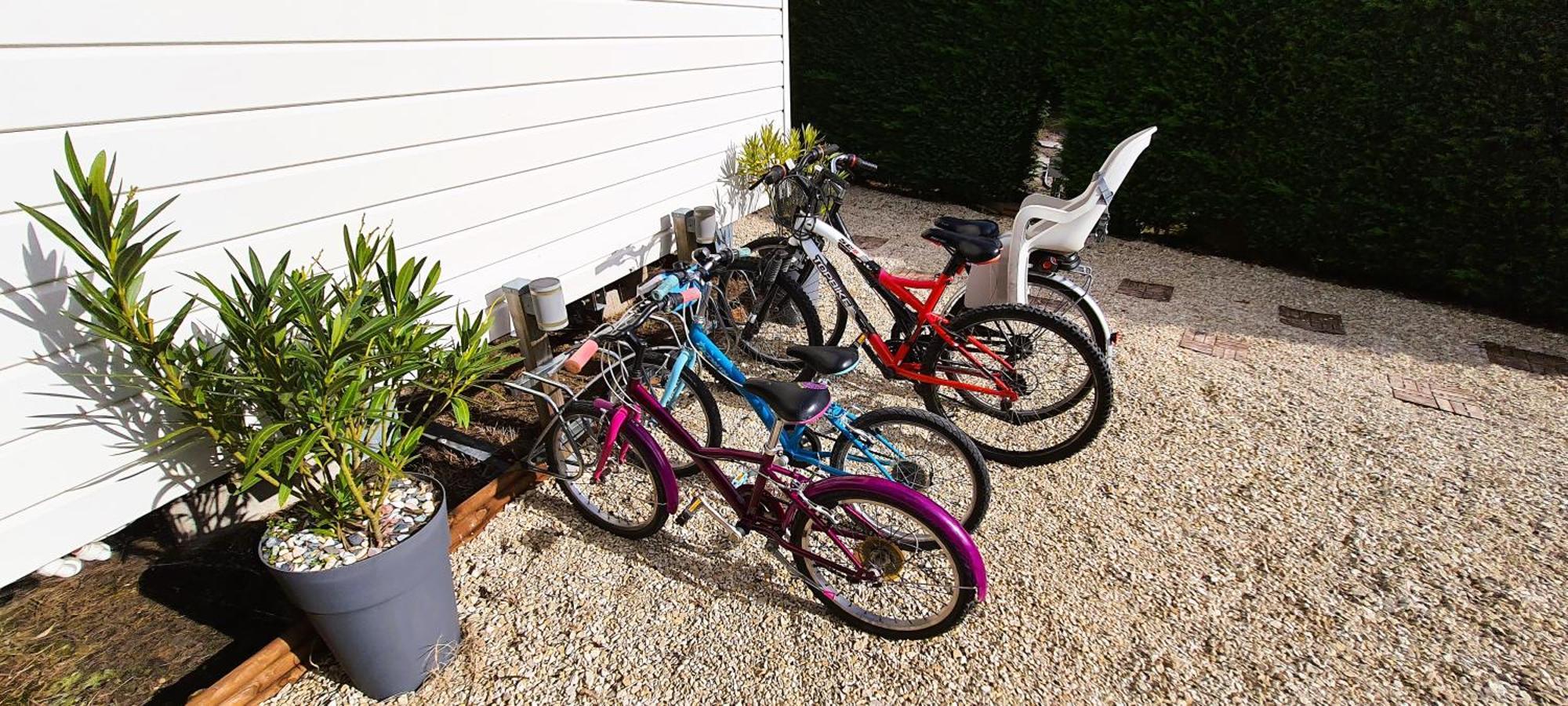 Mobilhome 2Ch Climatise-Terrasse Fermee-4 Velos-Camping 4 Etoiles Les Charmettes Les Mathes Dış mekan fotoğraf